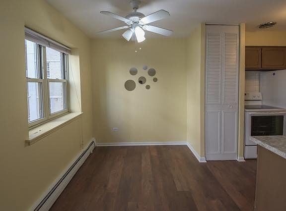 4th image of 420 W Aldine Ave APT 207