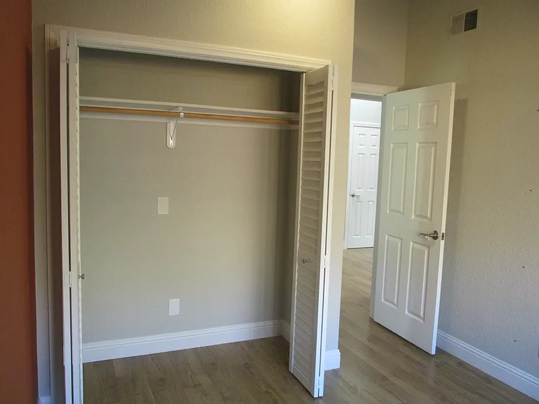 414 Woodbridge St — Photo 30