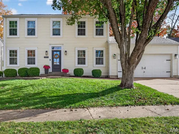 1220 Dornewood Pl, Ballwin, MO 63021