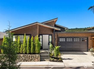 4833 Rosalind Rd NE, Bainbridge Island, WA 98110