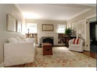 1285 Asbury Ave, Winnetka, IL 60093