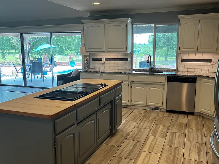 523 Fairway Dr — Photo 7