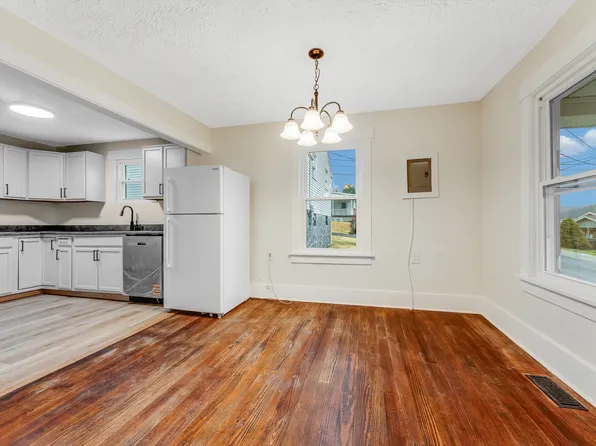 911 Montrose Ave, Morgantown, WV 26505