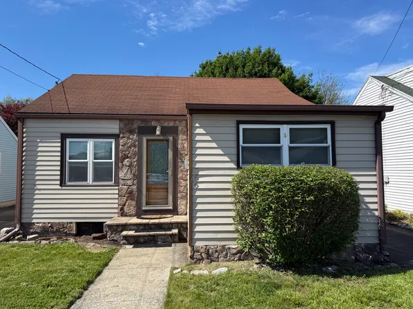 256 E 2nd St, Hummelstown, PA 17036