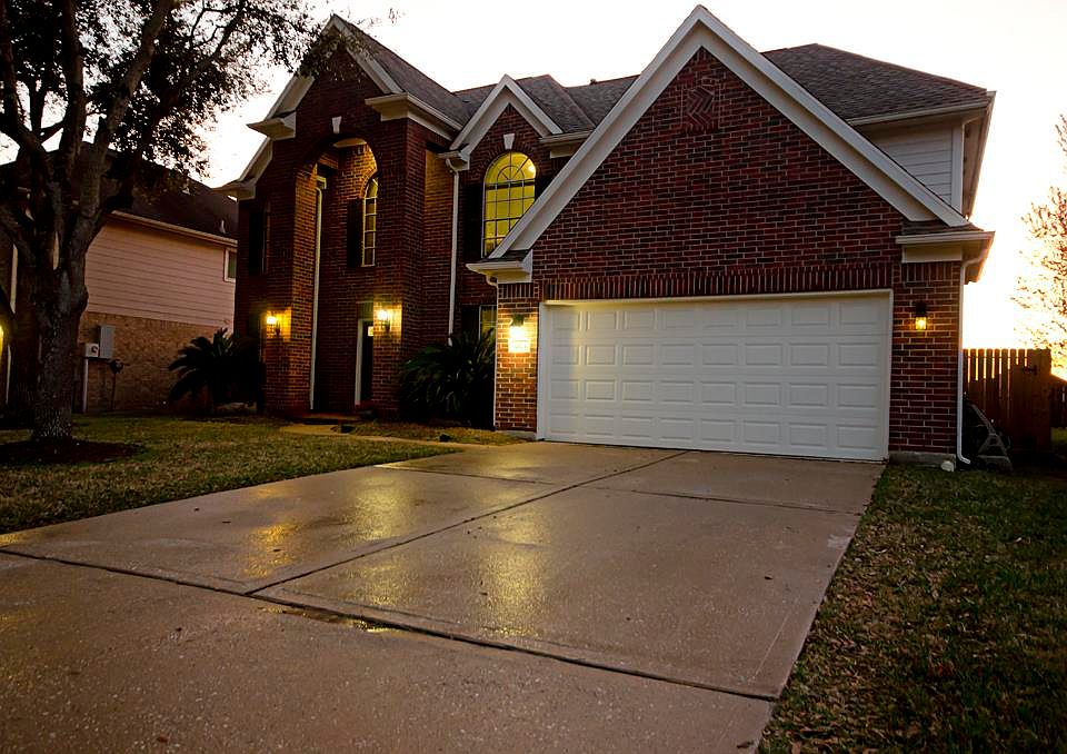 1st image of 2123 Crimson Lake Ln