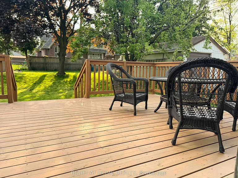 30 Northampton Dr — Photo 9