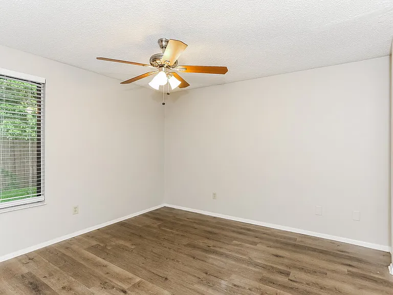 10752 Knottingby Dr — Photo 9