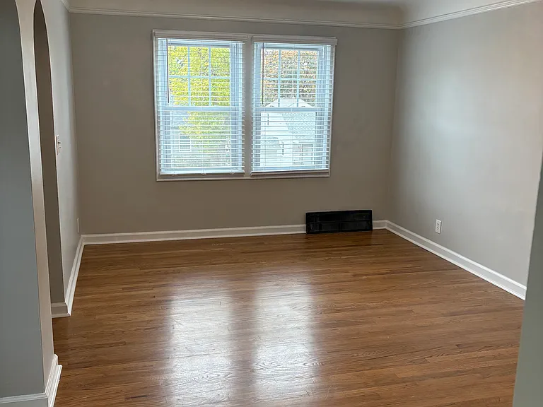 1324 S 51st Ave — Photo 7