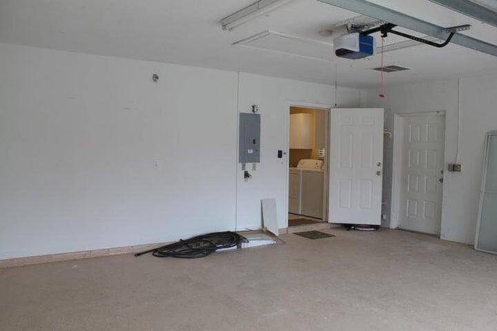1st image of 1518 Primrose Ln #1518