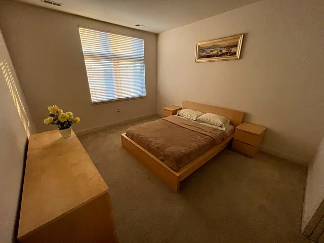 2 bed, 1100 sqft, $1,890 — Photo 2