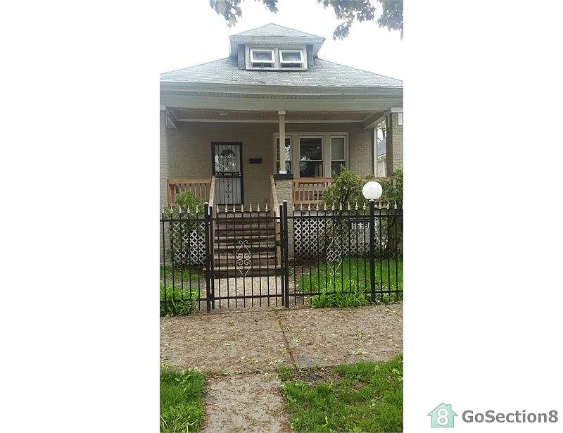 8639 S Marquette Ave photo 1