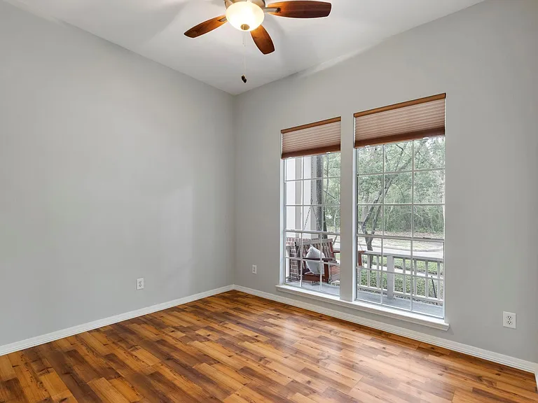6 E Cottage Green St — Photo 11
