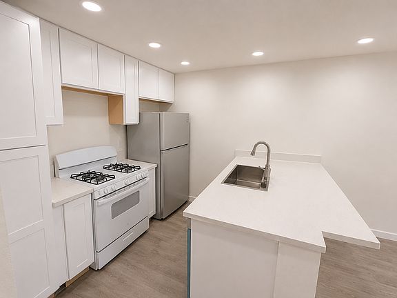 5th image of 537 W Colden Ave #533-1/2