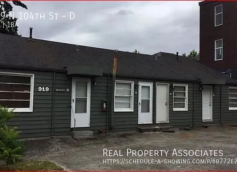 919 N 104th St #D — Photo 1