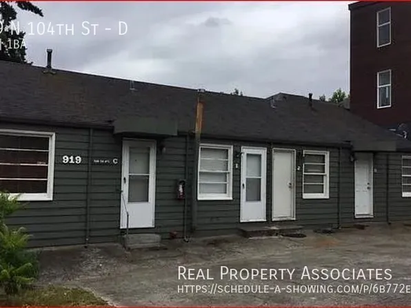 919 N 104th St #D, Seattle, WA 98133