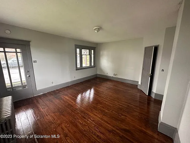 930-932 Hanover St S — Photo 5