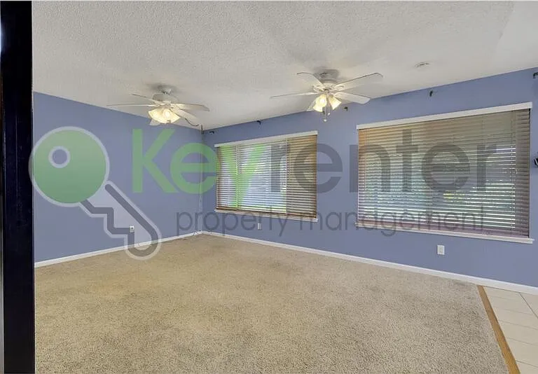 7005 Woodside Dr — Photo 6