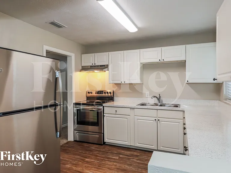 3044 Yanlee Ln — Photo 6