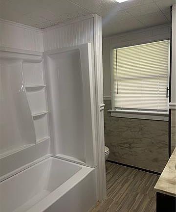 3rd image of 433 Avenue A
