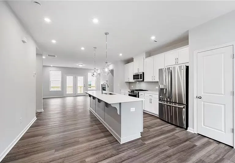1004 Taylor Ct — Photo 19