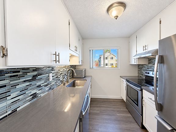 5th image of 2805 S Byron St #10