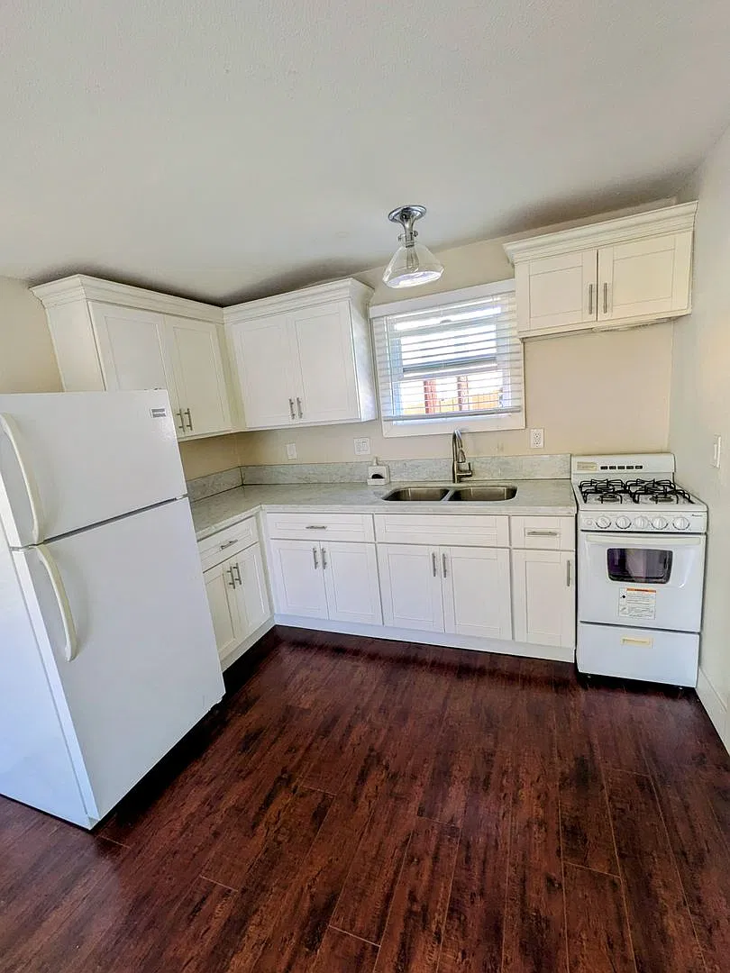 1517 East 1st Street Bullo — Photo 4