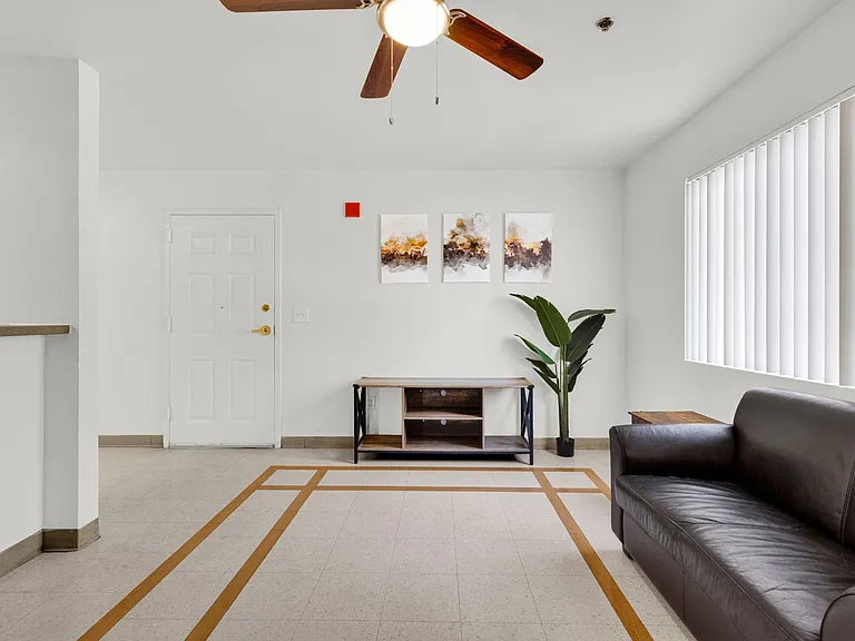 2302 W Colter St — Photo 57
