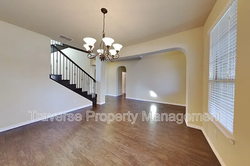 4 bed, 3.0 bath, 3013 sqft, $2,850 — Photo 3