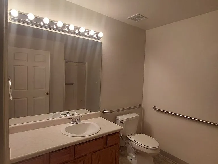 1700 N Reading Ave — Photo 9