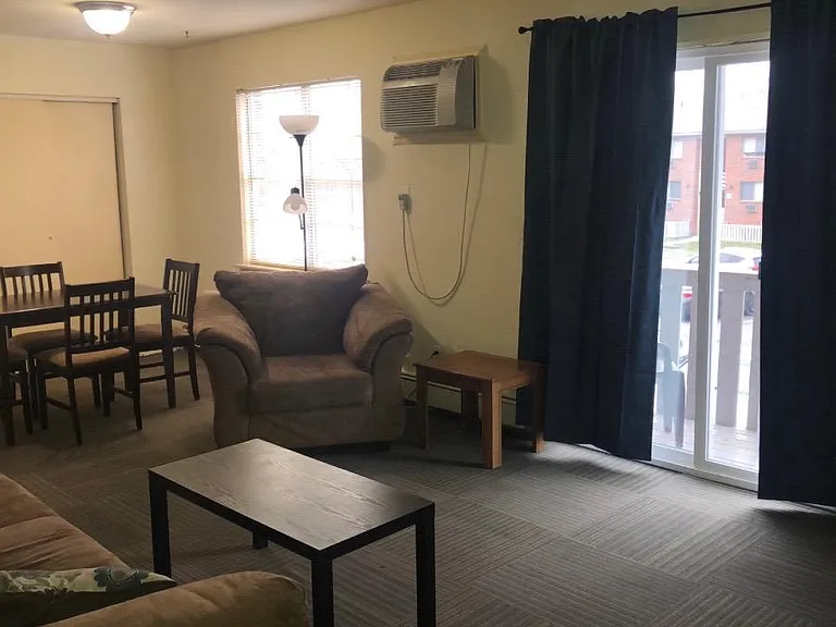 4 Southside Ave — Photo 9