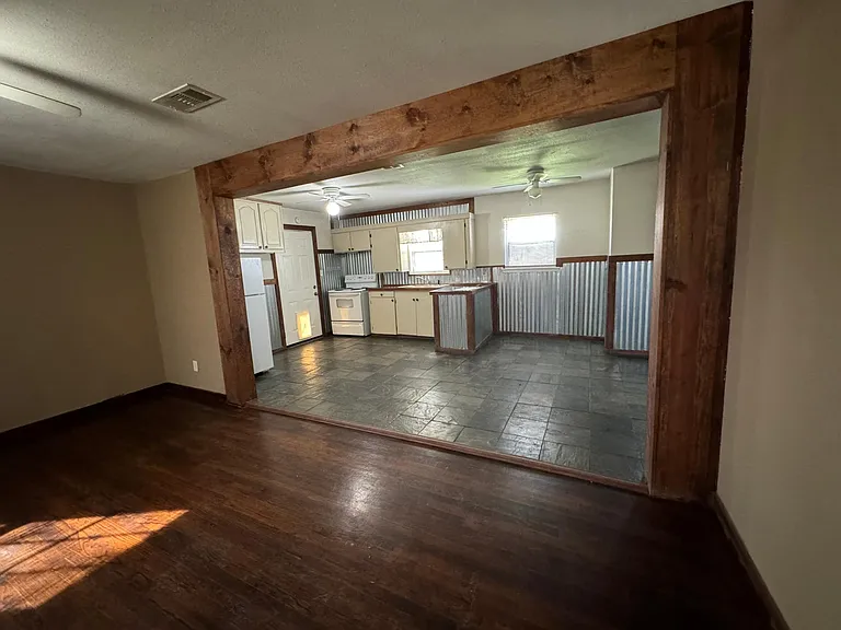 610 Jefferson Ave — Photo 7