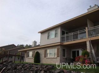 320 Navy St, Hancock, MI 49930