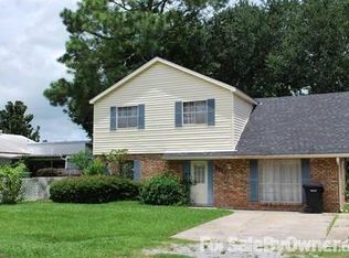 2017 Primeaux St, Abbeville, LA 70510