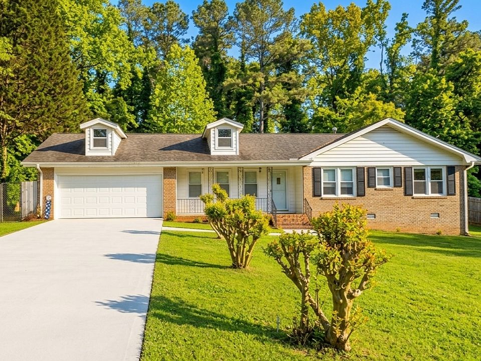 1st image of 2866 Manor Ct