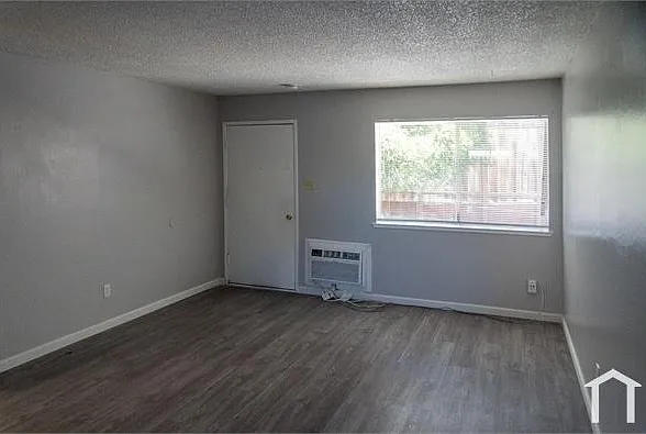 3112 Lone Tree Way