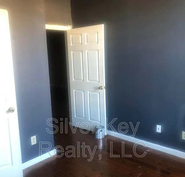 217 E Washington Ave #F — Photo 10