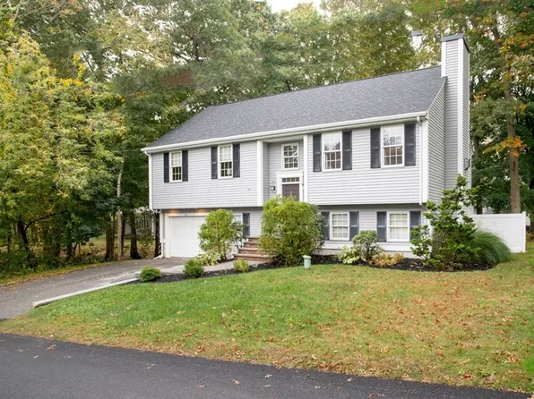 251 Corbett St, Fall River, MA 02720