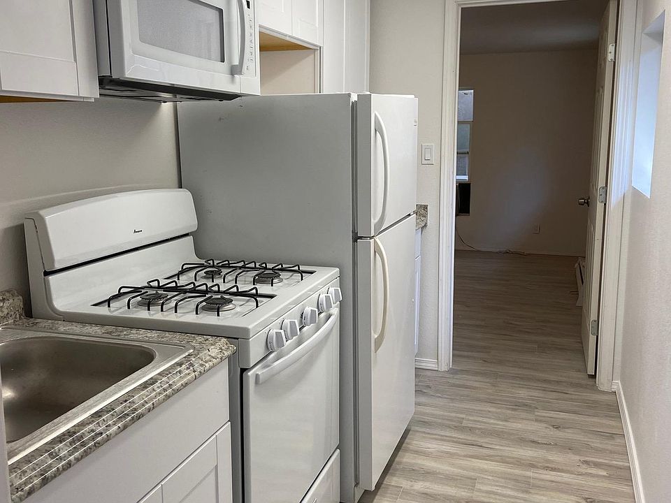1st image of 219 Columbia Dr SE #C