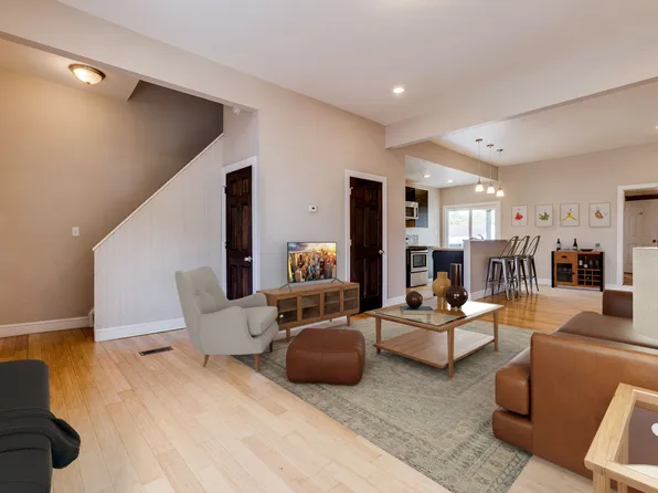 1922 Shamokin St, Pittsburgh, PA 15203