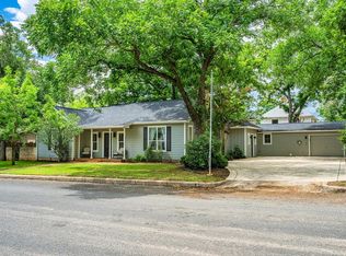 709 W Travis St, Fredericksburg, TX 78624