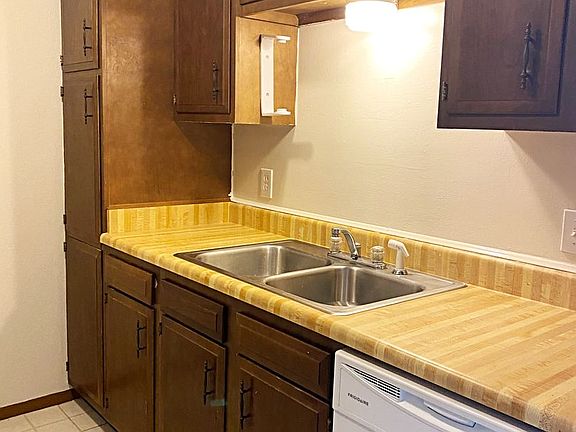 3rd image of 8428 Glen Meadow Ln