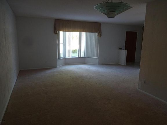 3rd image of 840 Wildwood Cir