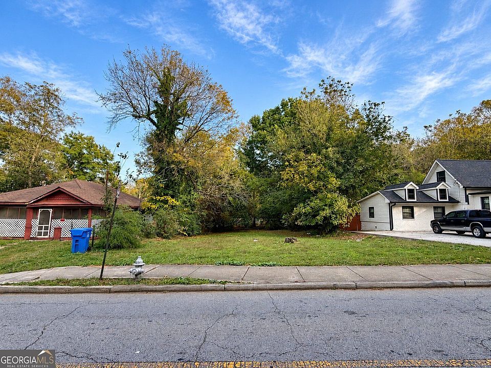 2nd image of 18 Johnson Rd NW