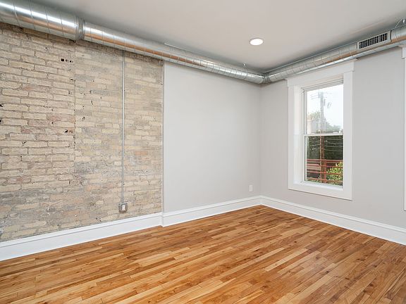 5th image of 3400 University Ave SE #124