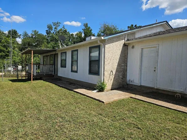 817 Lloyd Ln APT A, Elgin, TX 78621