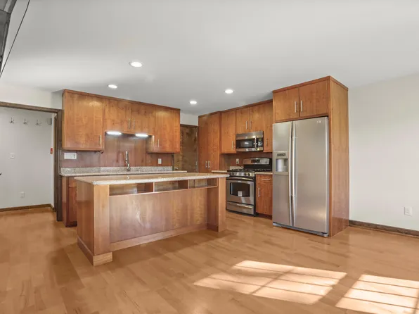 433 Boston Post Rd, Darien, CT