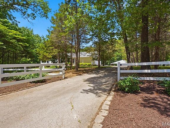 3rd image of 2631 S Mangan Rd