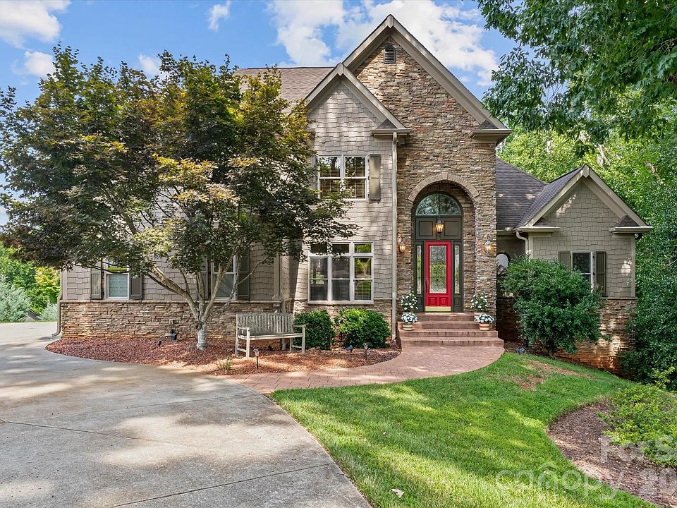 1st image of 121 Creek Cove Ln