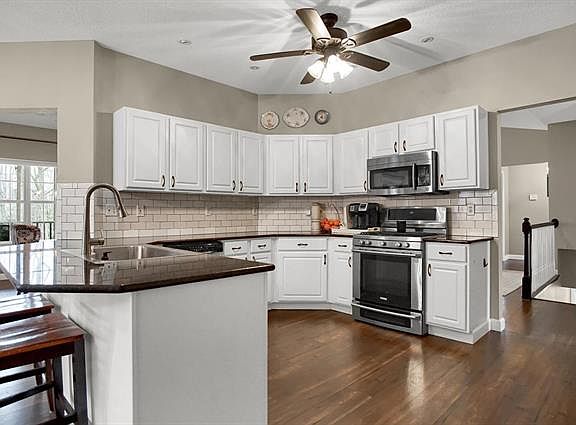 3rd image of 1318 Gerber Woods Dr