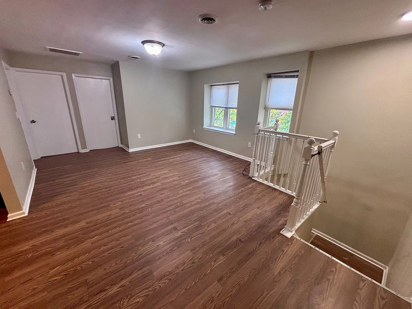 926 N. Olden Ave — Photo 4